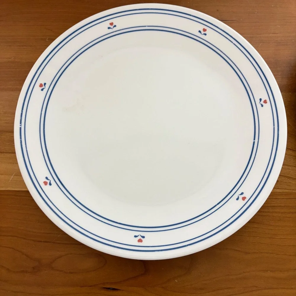 Corelle Country Hearts Dinner Plates Set of 2 Blue Bands Red Hearts 10.25 Inch